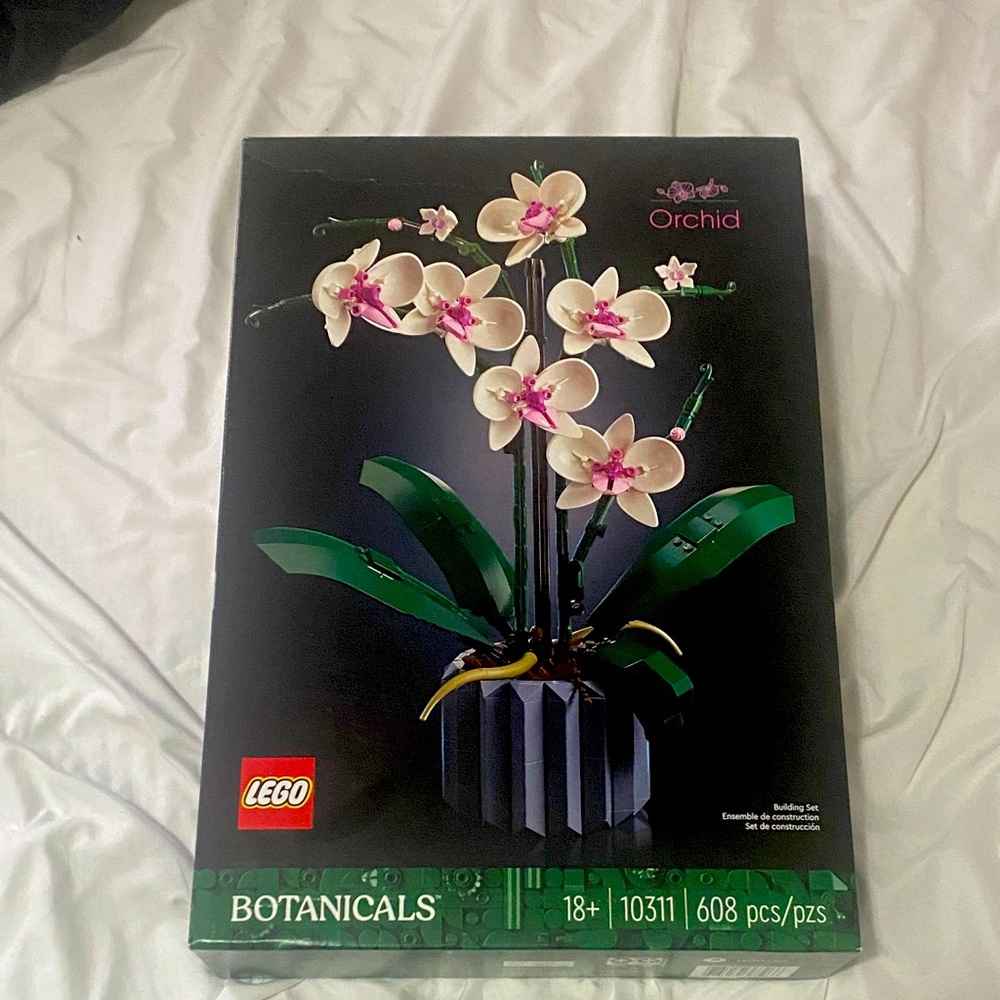 LEGO Orchid Botanical Set with White and Pink Blooms